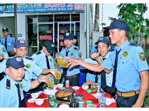 Tất niên Công ty