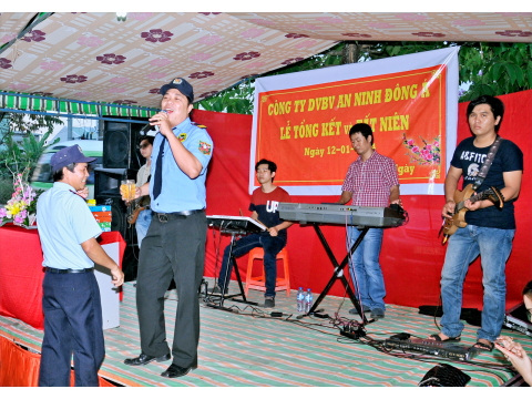 Tất niên Công ty