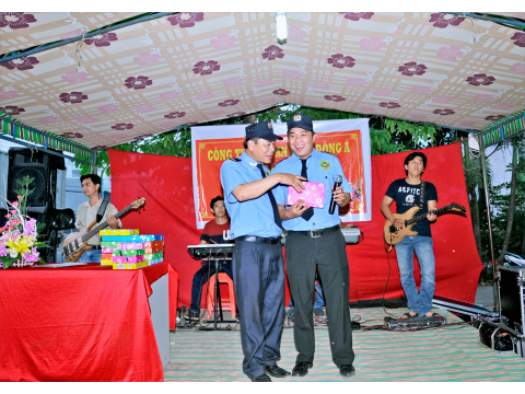 Tất niên Công ty