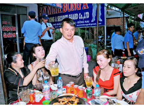 Tất niên Công ty