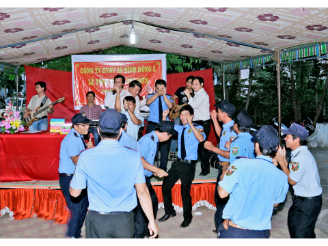 Tất niên Công ty