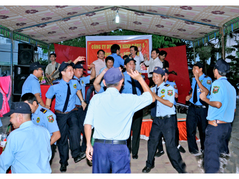 Tất niên Công ty